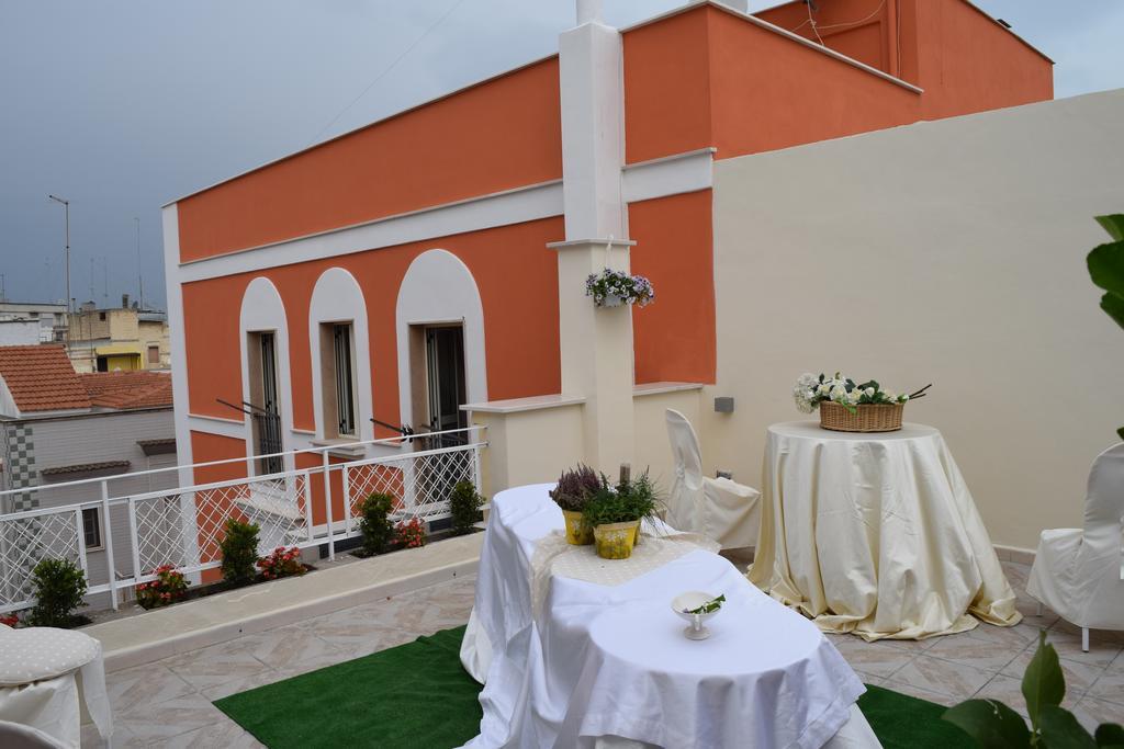 Domus Al Corso Con Servizio B&B Каноза-ді-Пулья Екстер'єр фото