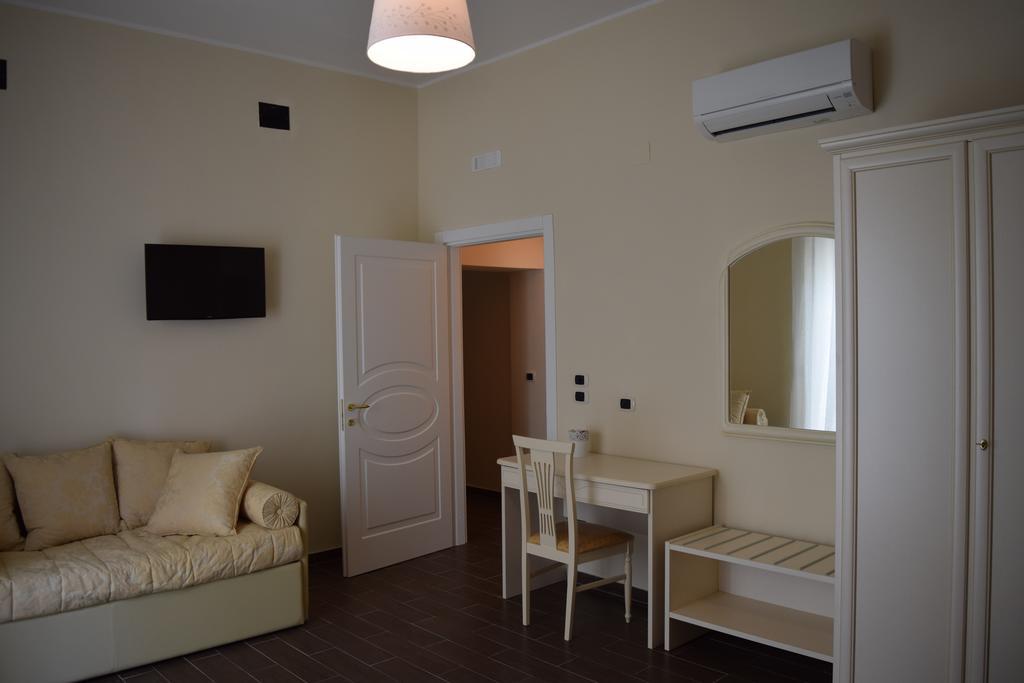 Domus Al Corso Con Servizio B&B Каноза-ді-Пулья Номер фото