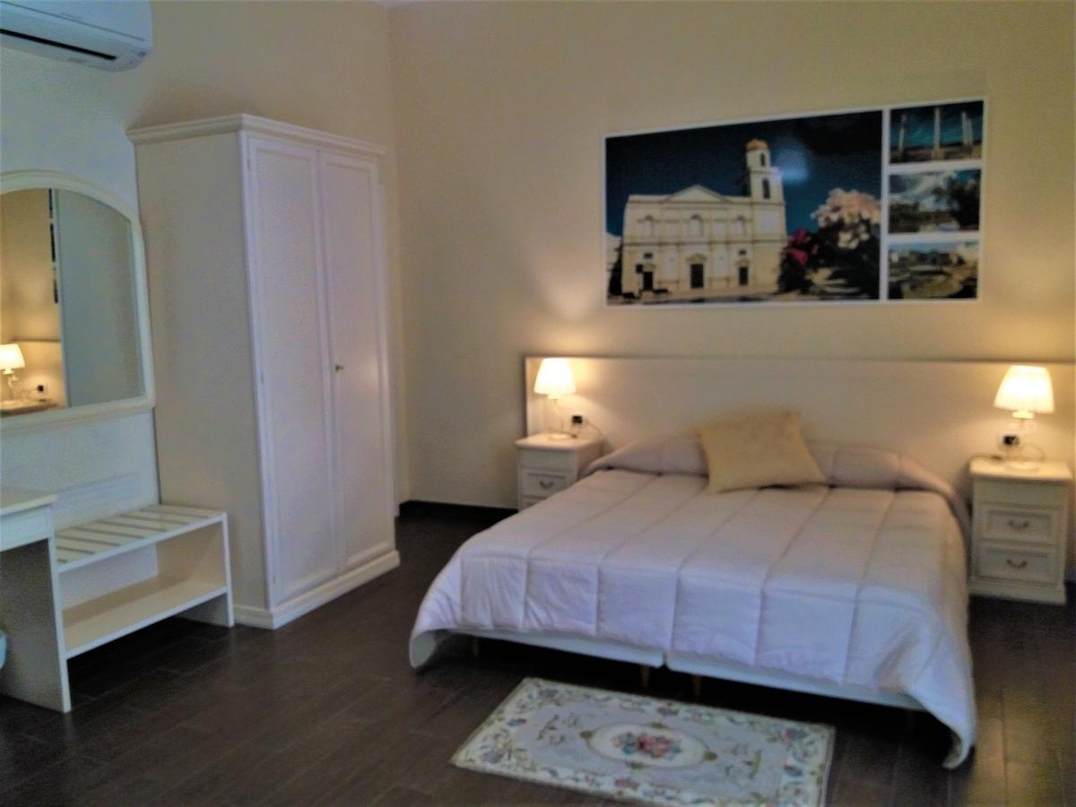 Domus Al Corso Con Servizio B&B Каноза-ді-Пулья Екстер'єр фото