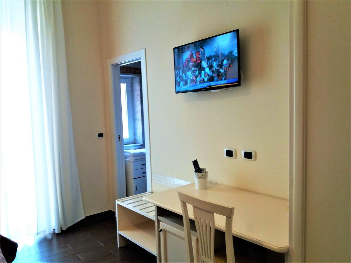 Domus Al Corso Con Servizio B&B Каноза-ді-Пулья Екстер'єр фото