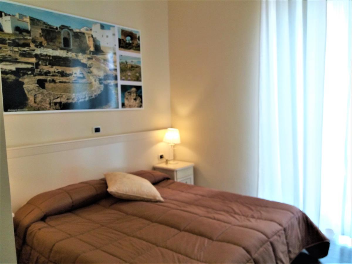Domus Al Corso Con Servizio B&B Каноза-ді-Пулья Екстер'єр фото