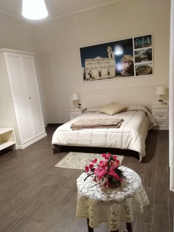 Domus Al Corso Con Servizio B&B Каноза-ді-Пулья Екстер'єр фото